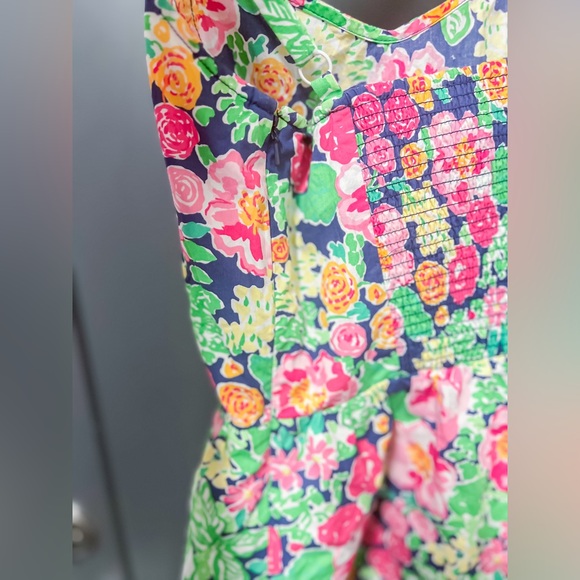 Lilly Pulitzer peplum top. Size 2 - Picture 2 of 4